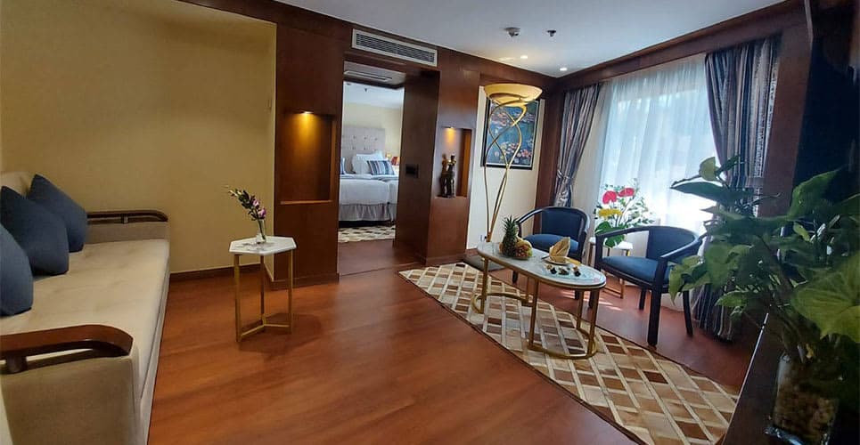 tour Gallery tour Gallery