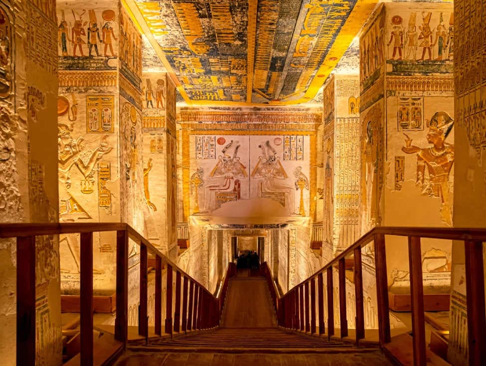 tour Gallery tour Gallery