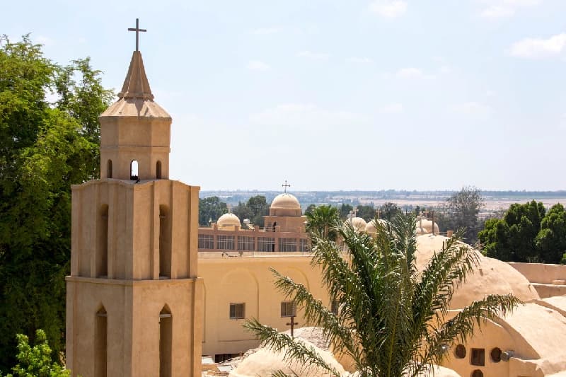 Wadi El Natrun, Egipto Una torre del Monasterio de San Bishoy, una antigua iglesia ortodoxa copta en Wadi El Natrun.